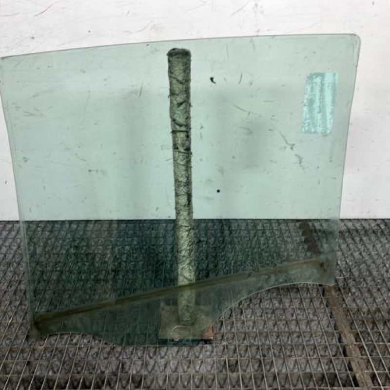 Vitre arriere droit RENAULT CLIO 3 Photo n°4