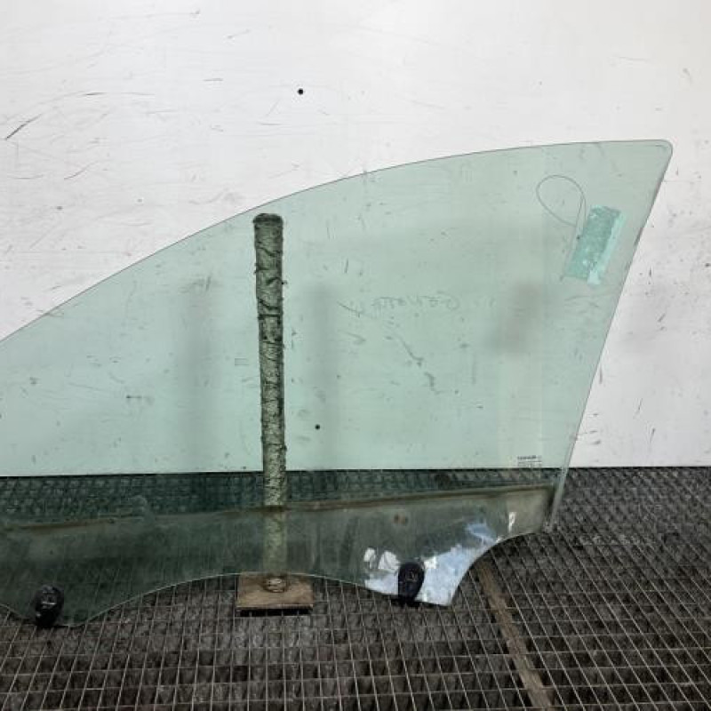 Vitre avant droit RENAULT CLIO 3 Photo n°4