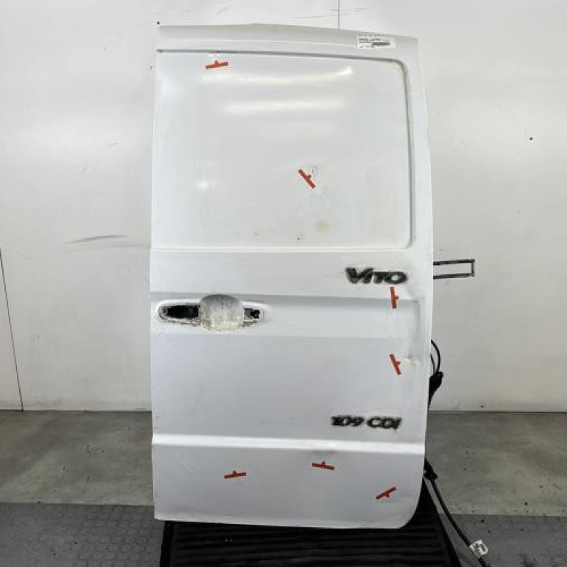 Porte de coffre droit MERCEDES VITO 639 Photo n°1