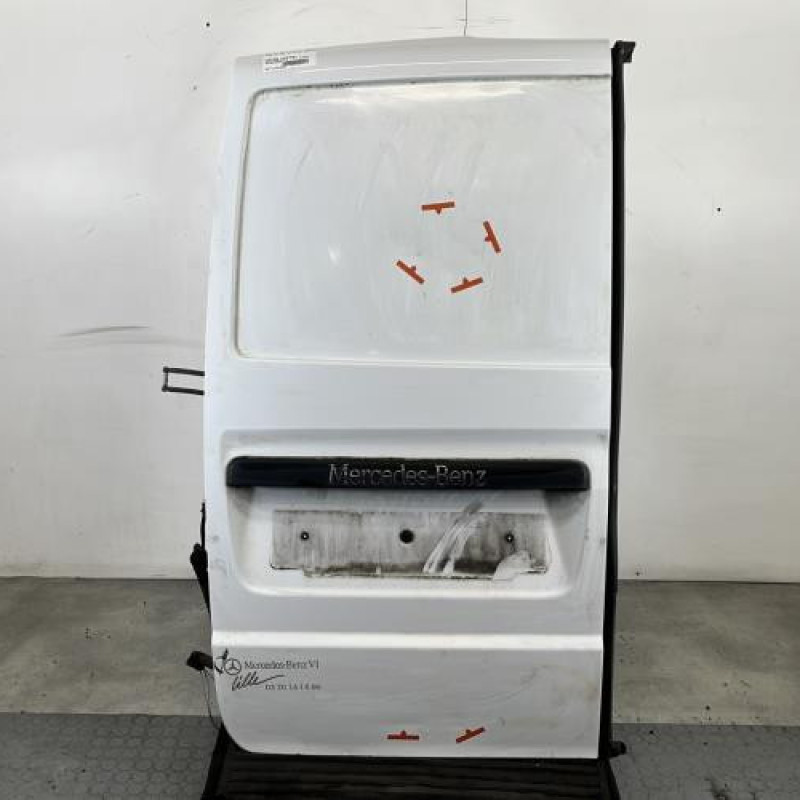 Porte de coffre gauche MERCEDES VITO 639 Photo n°1