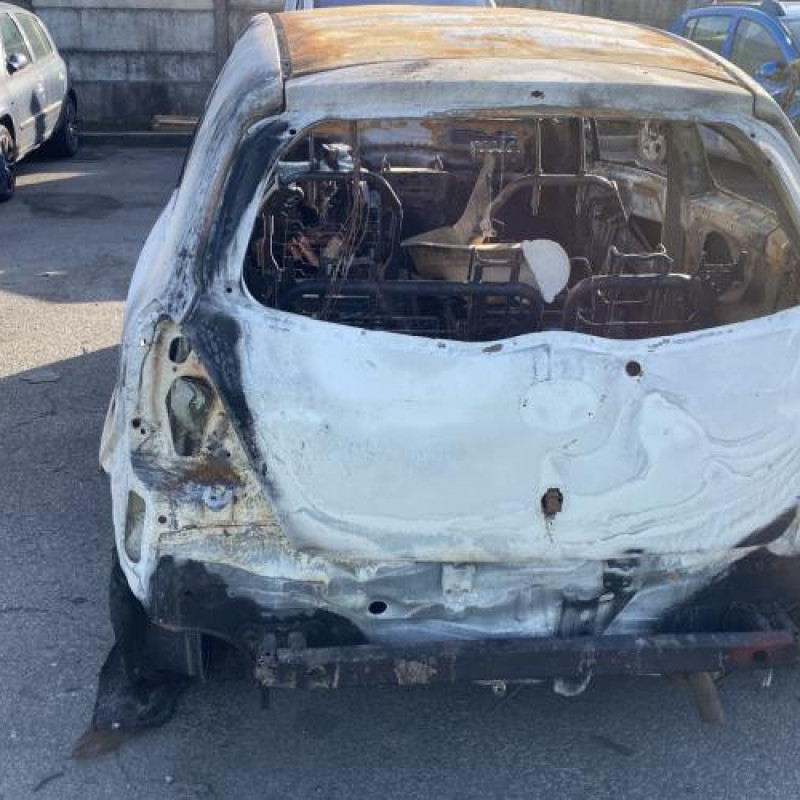 Vase de lave glace TOYOTA YARIS 2 Photo n°9