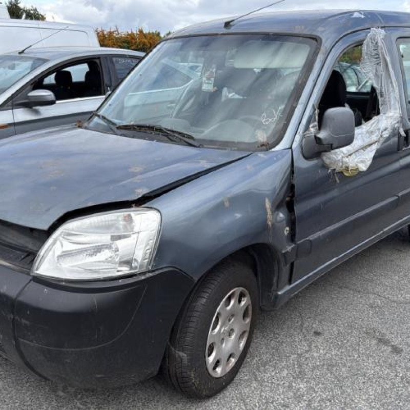 Pare choc arriere PEUGEOT PARTNER 1 Photo n°9
