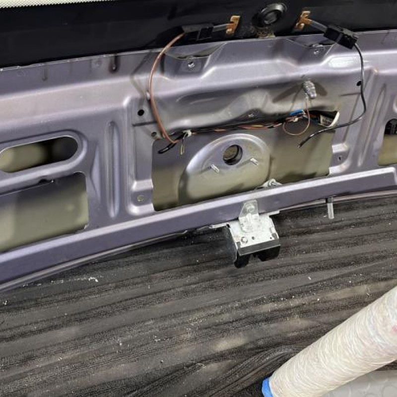 Malle/Hayon arriere OPEL CORSA C Photo n°10