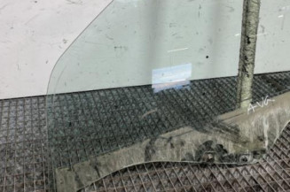 Vitre avant gauche DACIA DUSTER 1