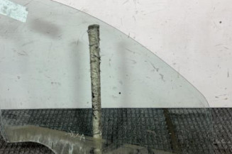 Vitre avant gauche DACIA DUSTER 1