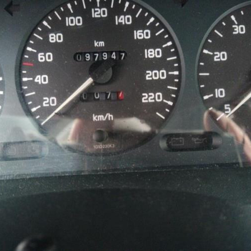 Compteur RENAULT MEGANE 1 Photo n°8