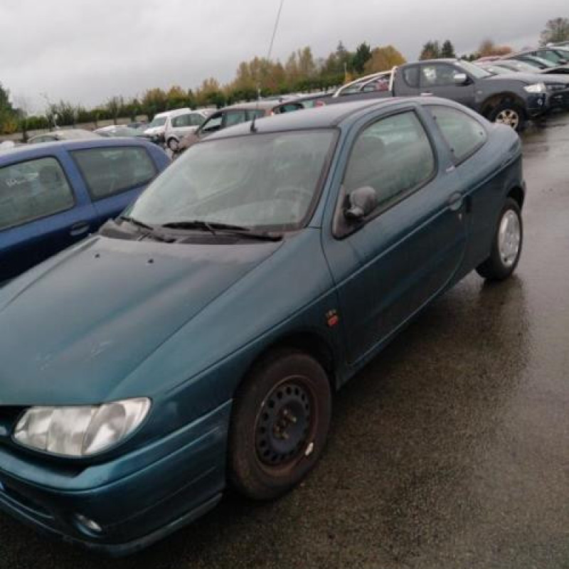 Compteur RENAULT MEGANE 1 Photo n°11