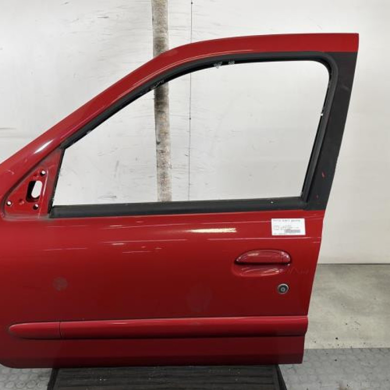 Porte avant gauche RENAULT CLIO 2 CAMPUS Photo n°1