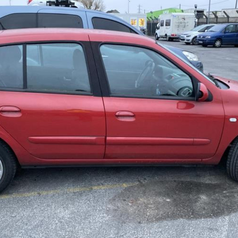 Porte avant gauche RENAULT CLIO 2 CAMPUS Photo n°13