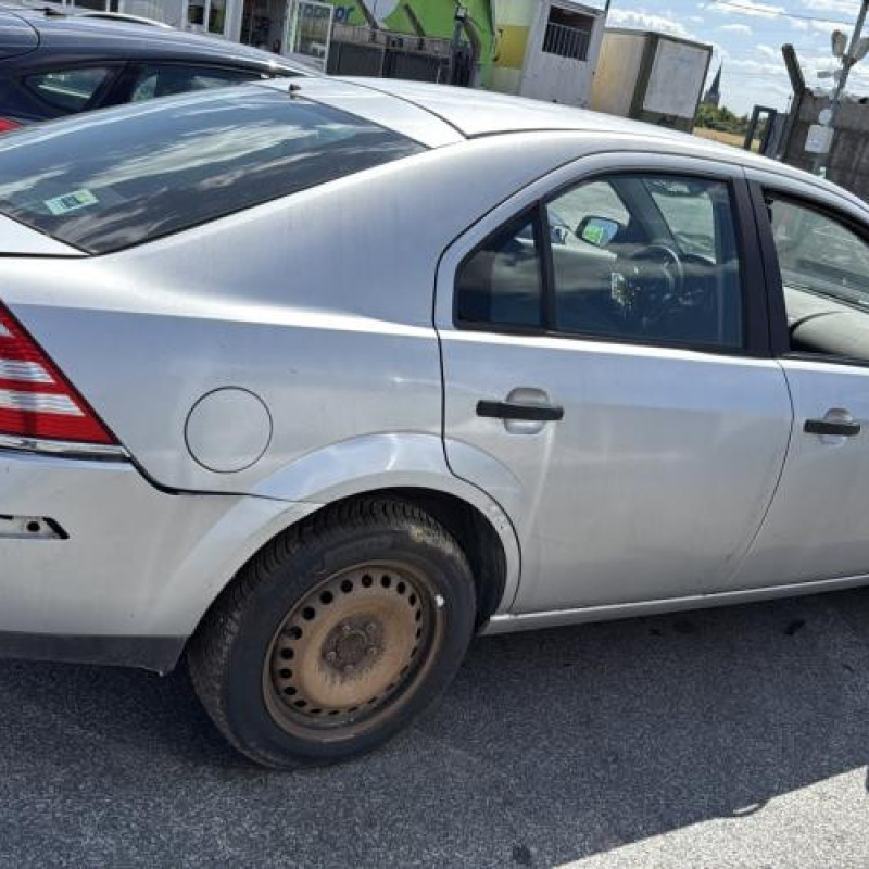 Capot FORD MONDEO 2 Photo n°15