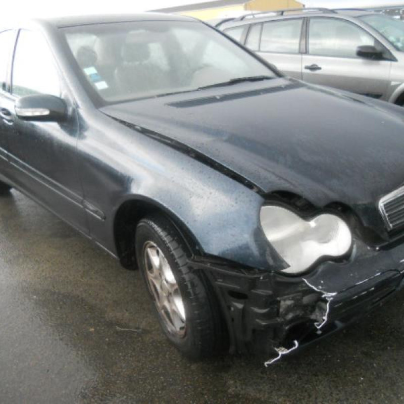 Malle/Hayon arriere MERCEDES CLASSE C 203 Photo n°5