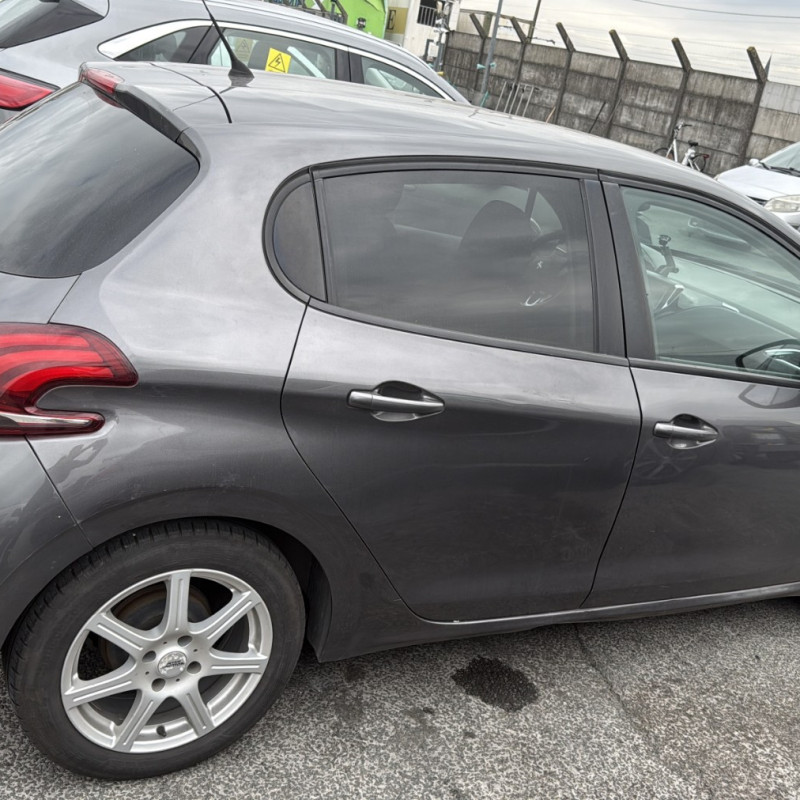 PEUGEOT 208 1 PHASE 2 1.2 VTI - 12V Photo n°8