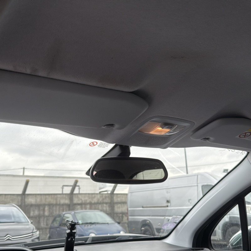 PEUGEOT 208 1 PHASE 2 1.2 VTI - 12V Photo n°17