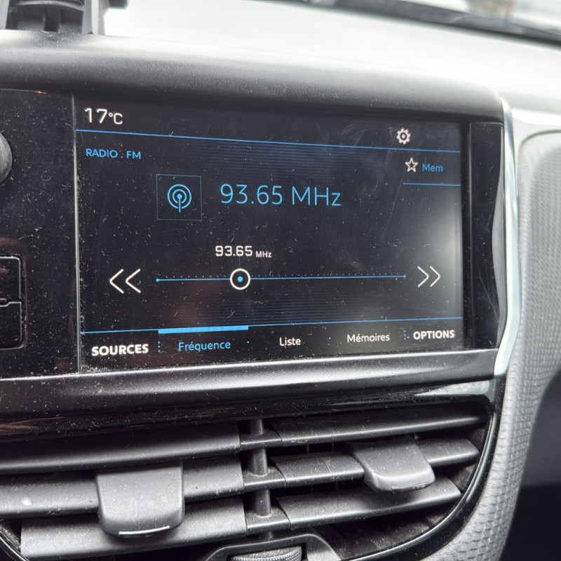 PEUGEOT 208 1 PHASE 2 1.2 VTI - 12V Photo n°22