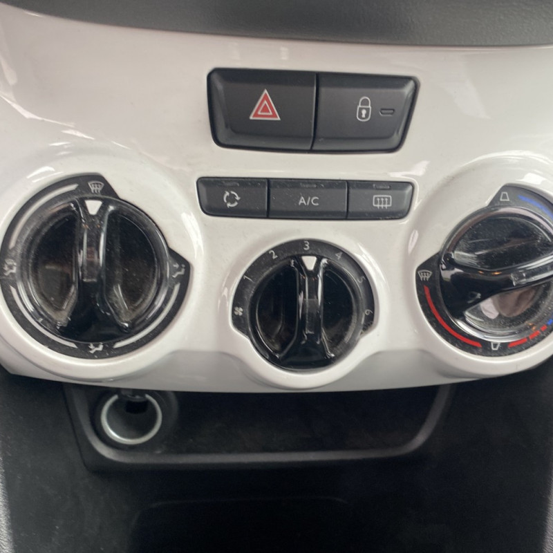 PEUGEOT 208 1 PHASE 2 1.0 VTI - 12V Photo n°8