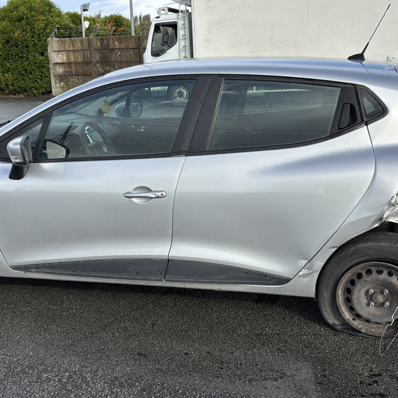 RENAULT CLIO 4 PHASE 1 1.5 DCI - 8V TURBO Photo n°6
