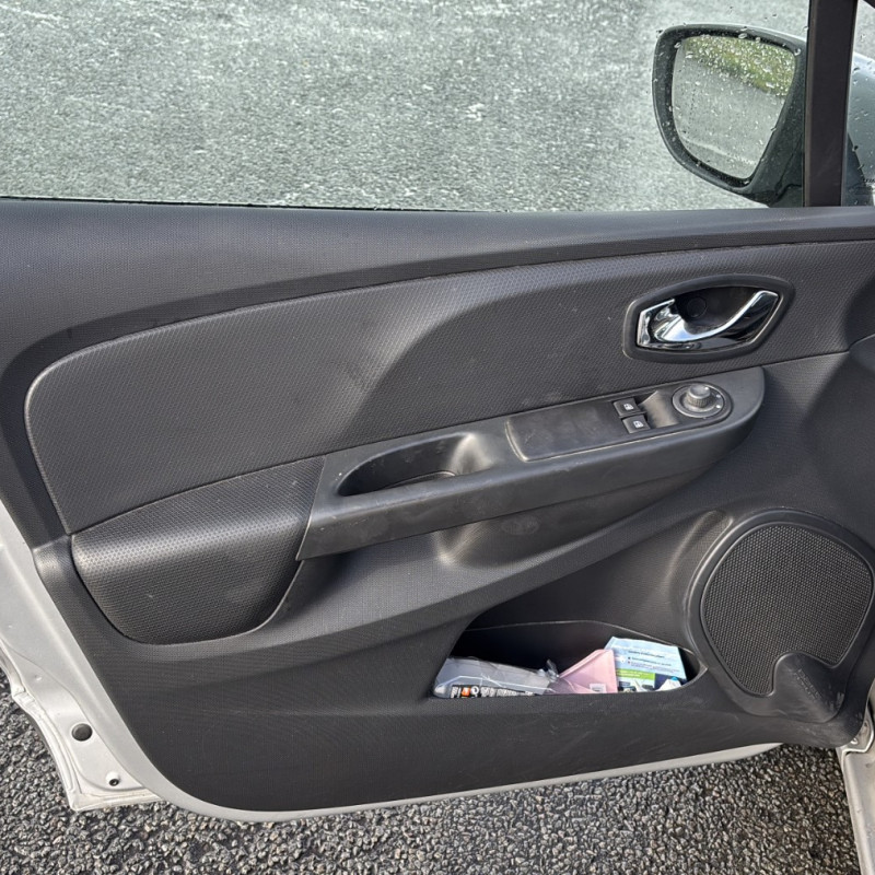 RENAULT CLIO 4 PHASE 1 1.5 DCI - 8V TURBO Photo n°9