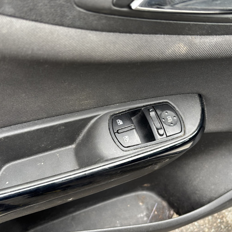 OPEL CORSA E 1.4i - 16V TURBO Photo n°20