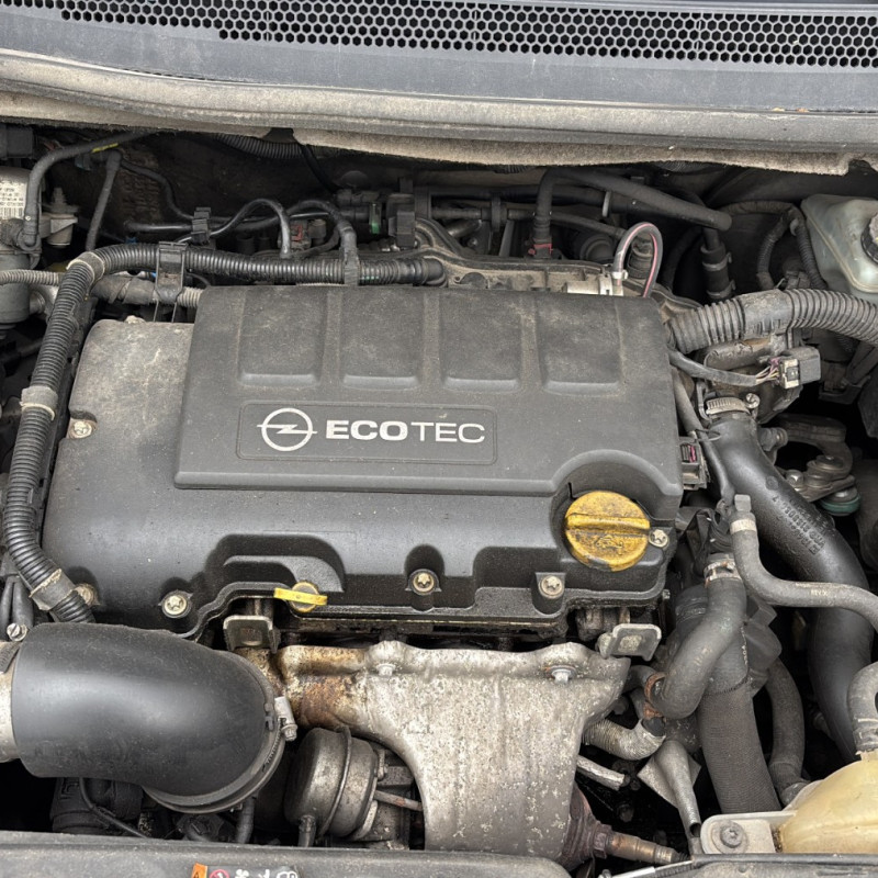 OPEL CORSA E 1.4i - 16V TURBO Photo n°33