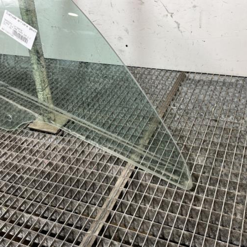 Custode arriere gauche MERCEDES CLASSE CLK 209 Photo n°2