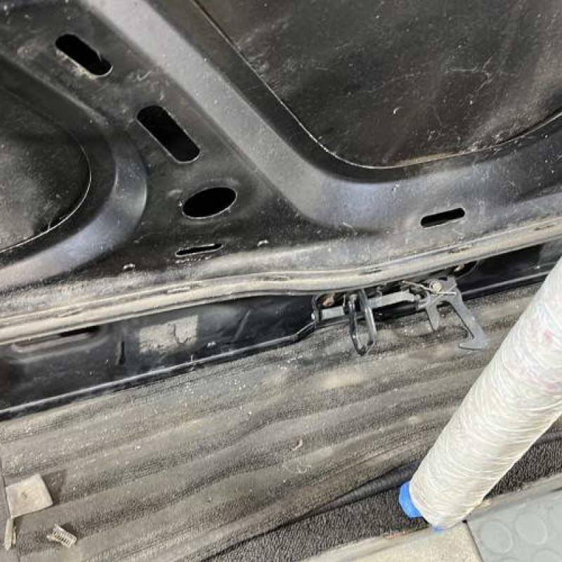 Capot VOLKSWAGEN GOLF 5 Photo n°8