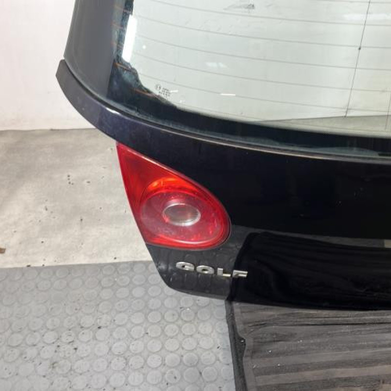 Malle/Hayon arriere VOLKSWAGEN GOLF 5 Photo n°5