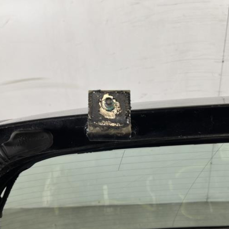 Malle/Hayon arriere VOLKSWAGEN GOLF 5 Photo n°6