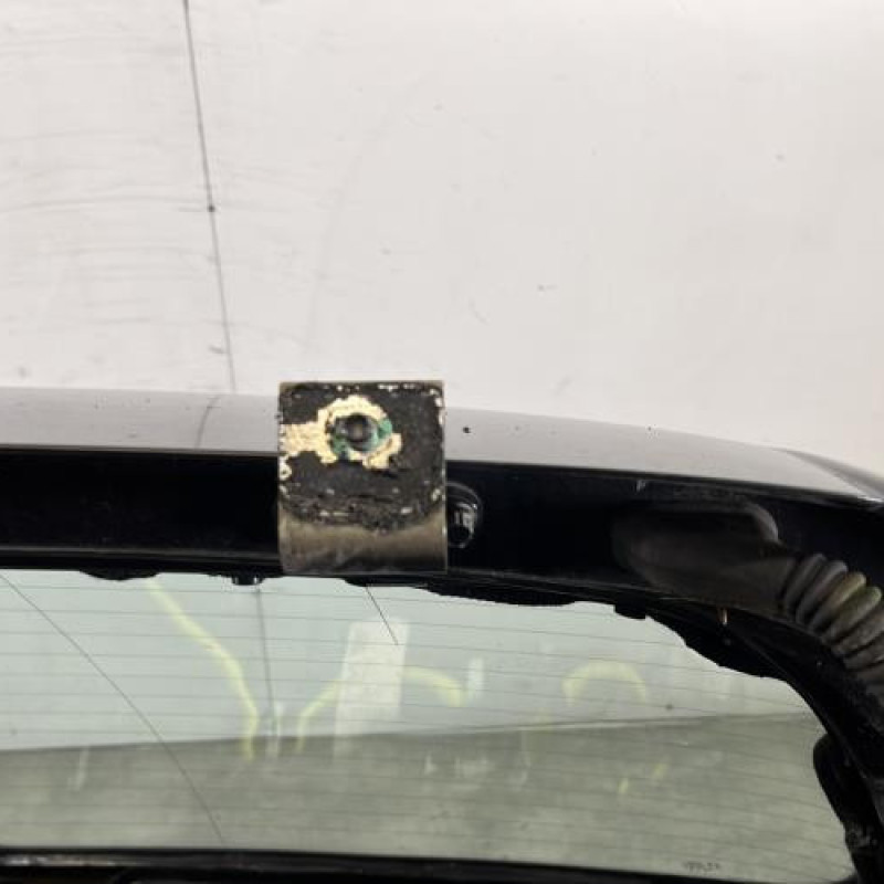 Malle/Hayon arriere VOLKSWAGEN GOLF 5 Photo n°7