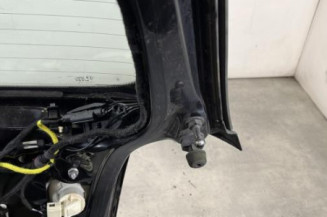 Malle/Hayon arriere VOLKSWAGEN GOLF 5