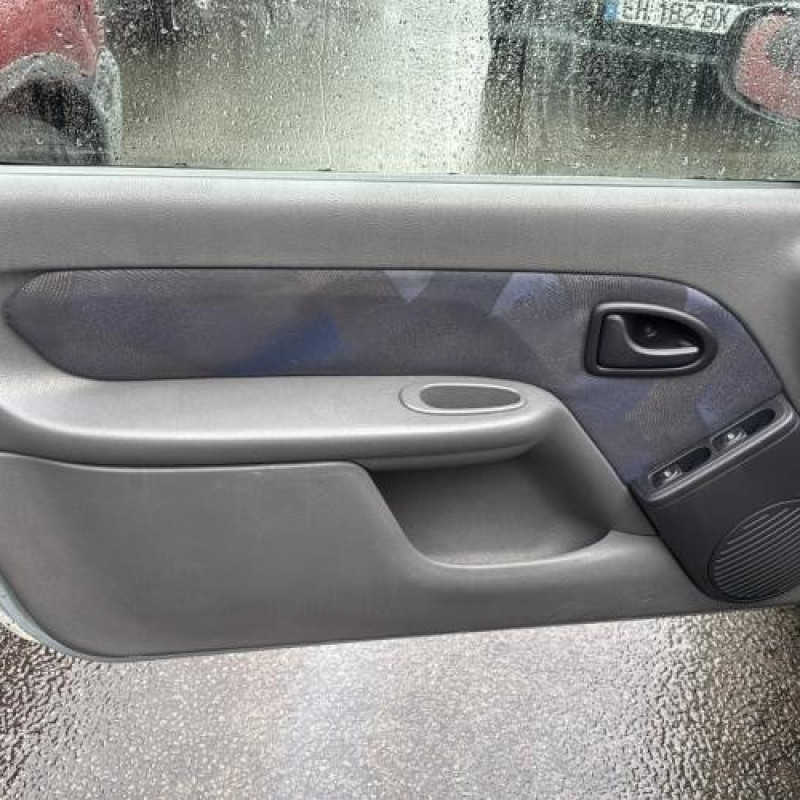 Custode arriere gauche RENAULT CLIO 2 Photo n°13