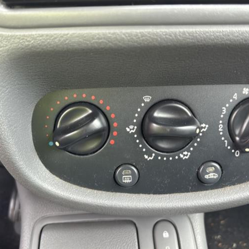 Custode arriere gauche RENAULT CLIO 2 Photo n°19