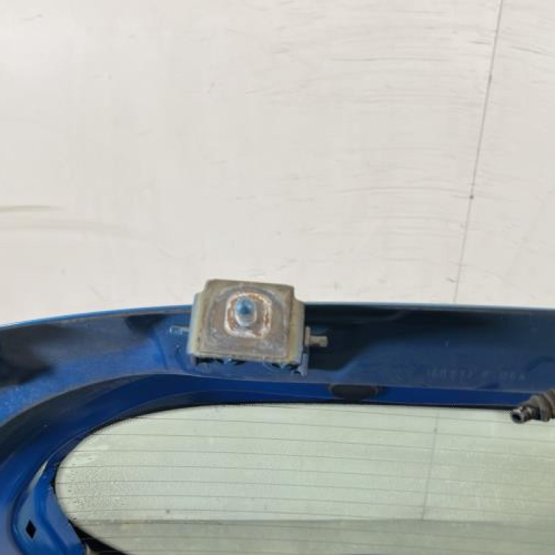 Malle/Hayon arriere FORD FIESTA 6 Photo n°6