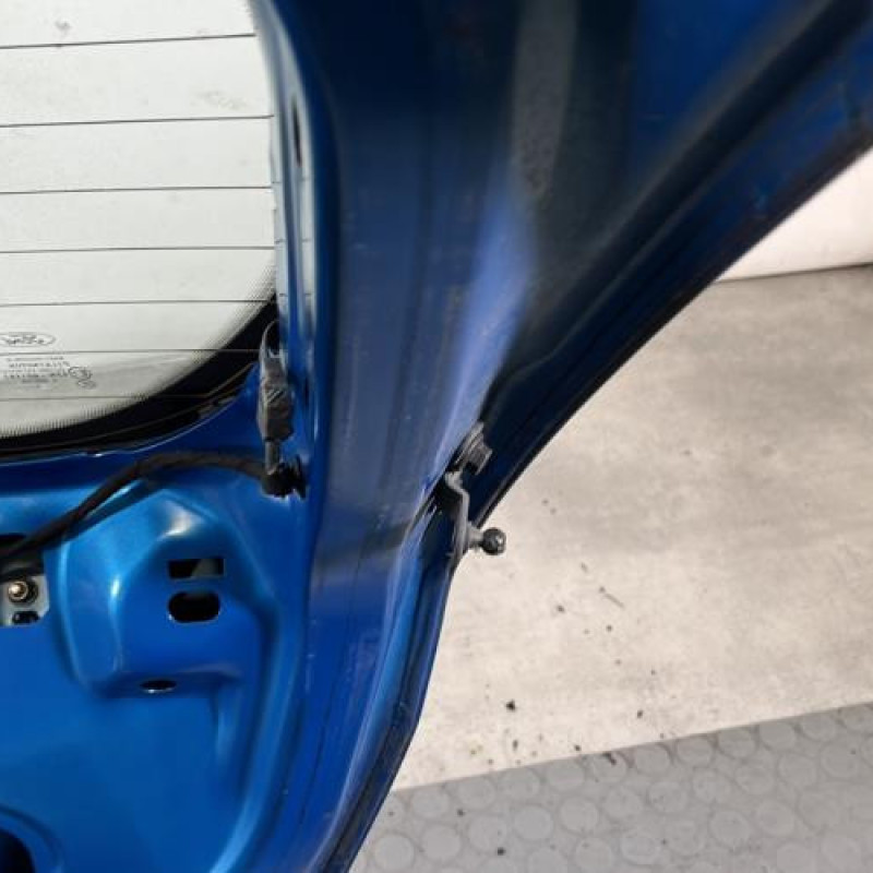 Malle/Hayon arriere FORD FIESTA 6 Photo n°8