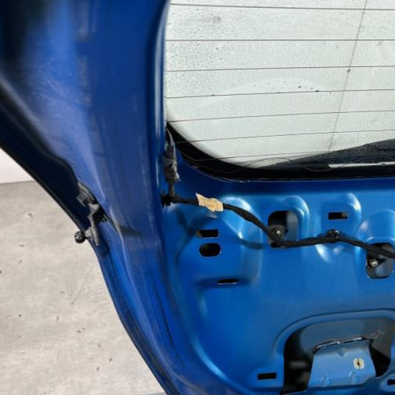 Malle/Hayon arriere FORD FIESTA 6 Photo n°9