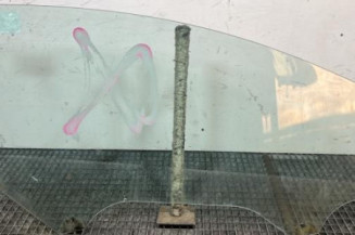 Vitre avant gauche FORD FIESTA 6