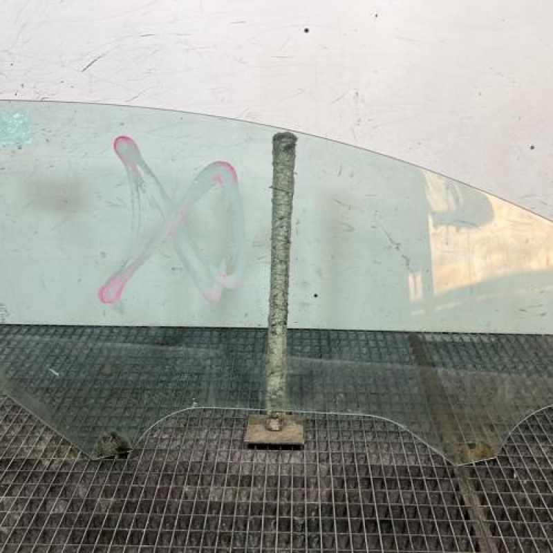 Vitre avant gauche FORD FIESTA 6 Photo n°4