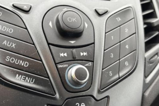 Vitre avant gauche FORD FIESTA 6