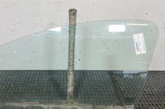 Vitre avant gauche PEUGEOT 107 Photo n°1