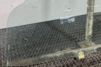 Vitre avant gauche PEUGEOT 107