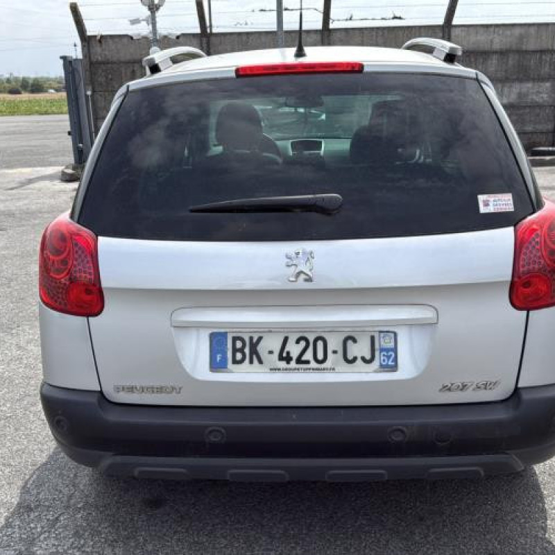 Aile avant droit PEUGEOT 207 Photo n°10