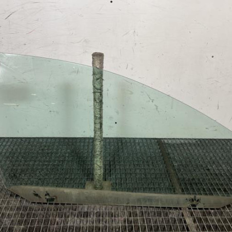 Vitre avant droit VOLKSWAGEN GOLF 5 Photo n°1