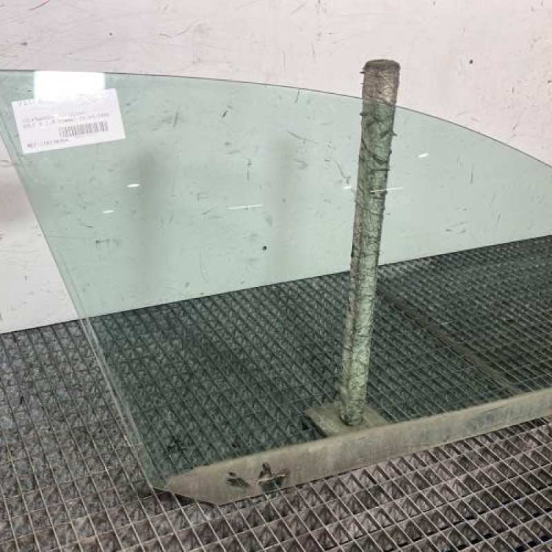 Vitre avant droit VOLKSWAGEN GOLF 5 Photo n°3