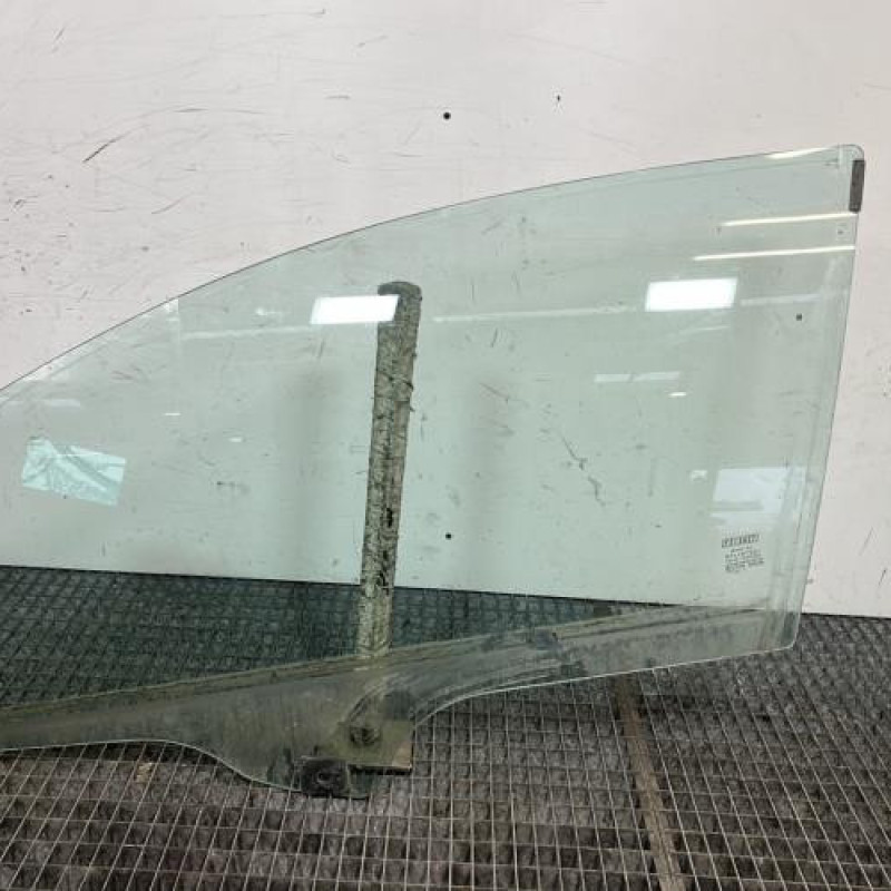 Vitre avant gauche FIAT PUNTO EVO 3 Photo n°1