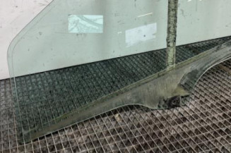 Vitre avant gauche FIAT PUNTO EVO 3