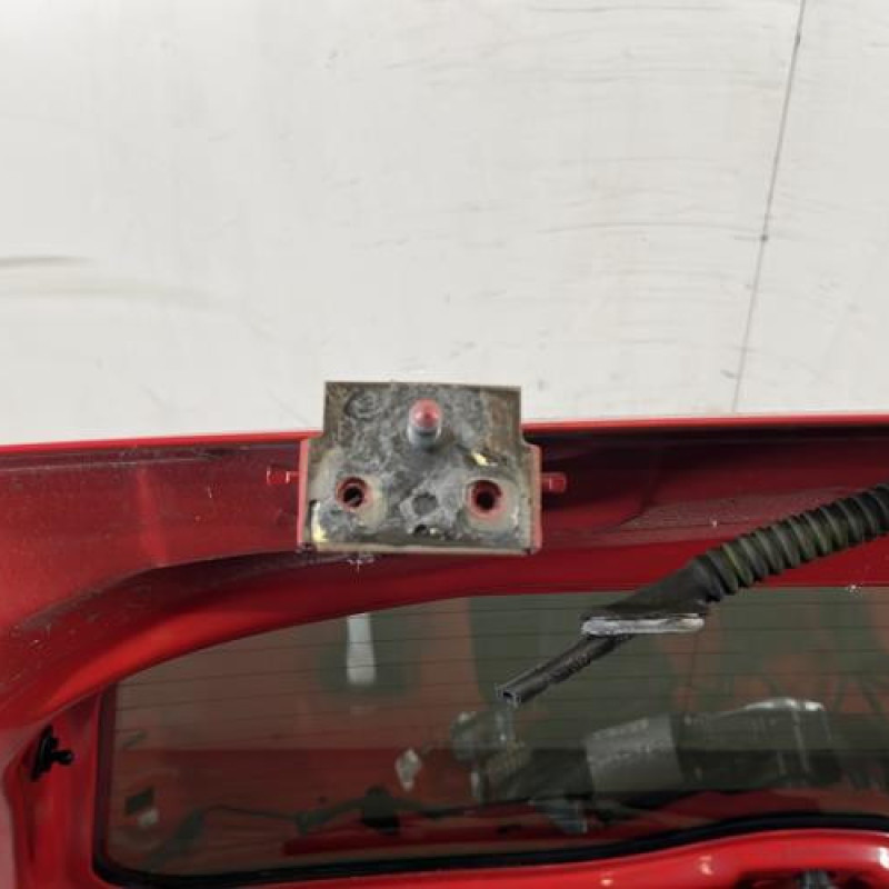 Malle/Hayon arriere FORD FIESTA 5 Photo n°6