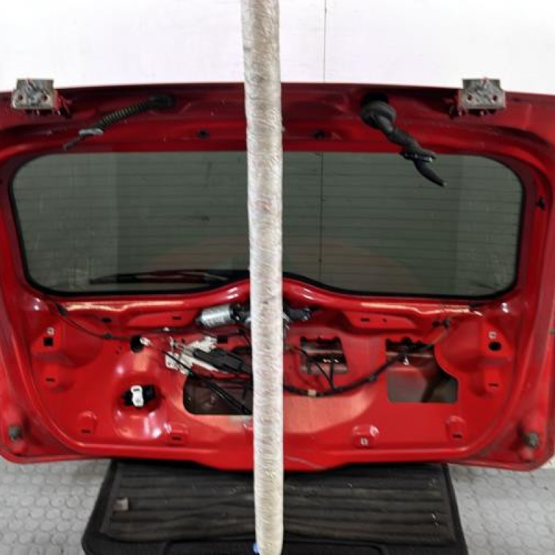 Malle/Hayon arriere FORD FIESTA 5 Photo n°11