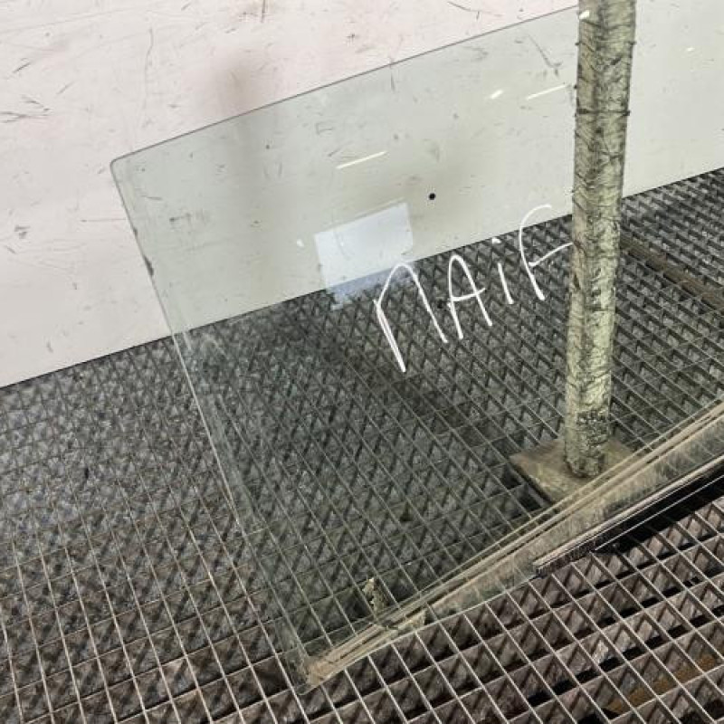 Vitre arriere gauche HYUNDAI I 10 2 Photo n°2