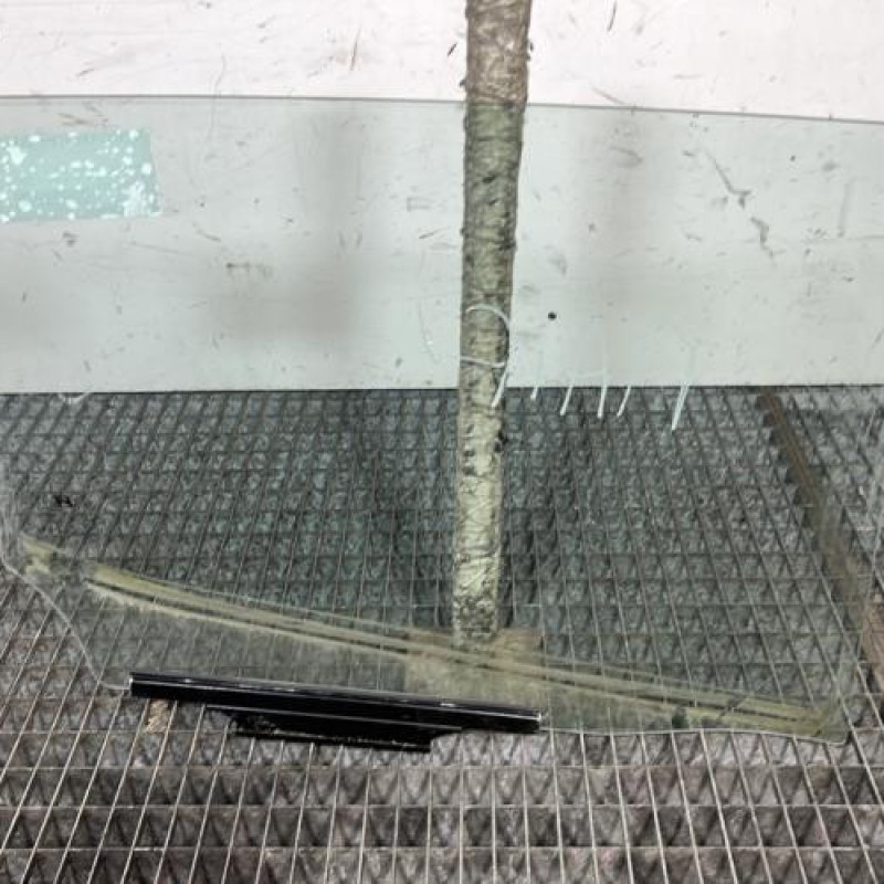 Vitre arriere gauche HYUNDAI I 10 2 Photo n°4