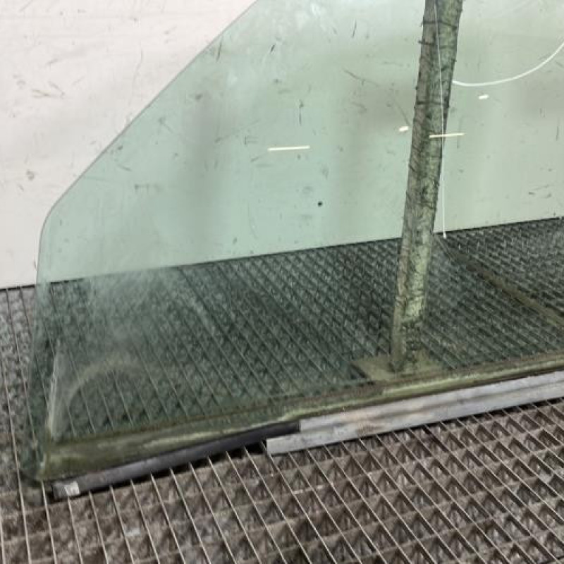 Vitre avant gauche RENAULT KANGOO 1 Photo n°2