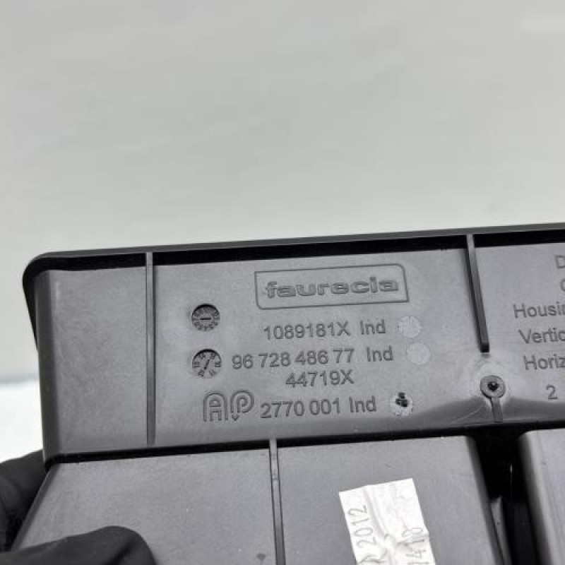 Aerateur tableau de bord PEUGEOT 208 1 Photo n°4